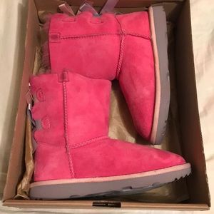 Like new ugg girls pink boots size 1 with box